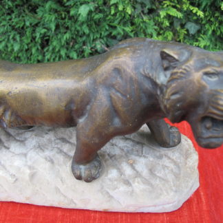 Bronze " un lion rugissant " KRA KOWISKI